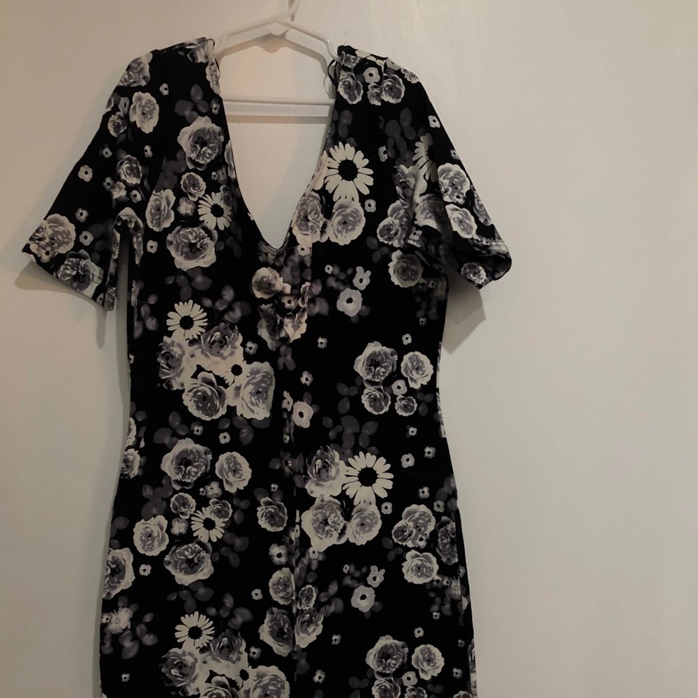 Dress - Picture 2 of 2